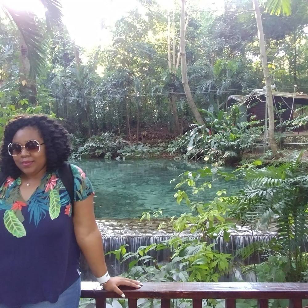 Meet your Posher, Jayvia